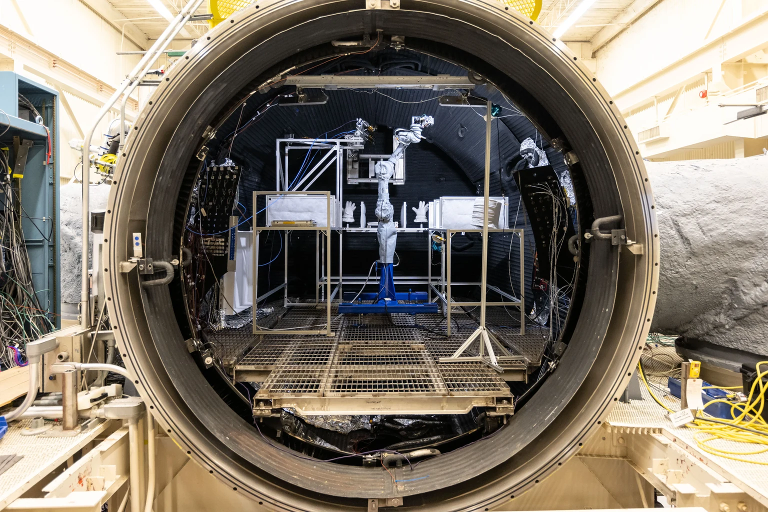 Εικόνα τεκμηρίωσης της NASA για το θέμα: Η σεληνιακή ανάπτυξη και δοκιμαστική εγκατάσταση της NASA προετοιμάζει το υλικό της Άρτεμις για τη Σελήνη.