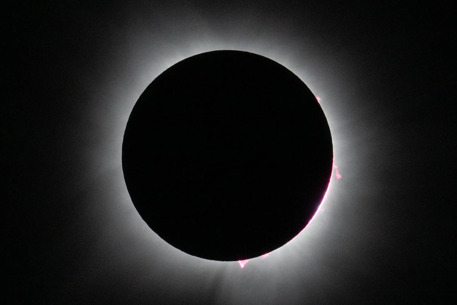 Εικόνα τεκμηρίωσης της NASA για το θέμα: Η NASA θέτει κάλυψη για τον Αύγουστο Βόρειο Ημισφαίριο Σύνολο ηλιακή έκλειψη.