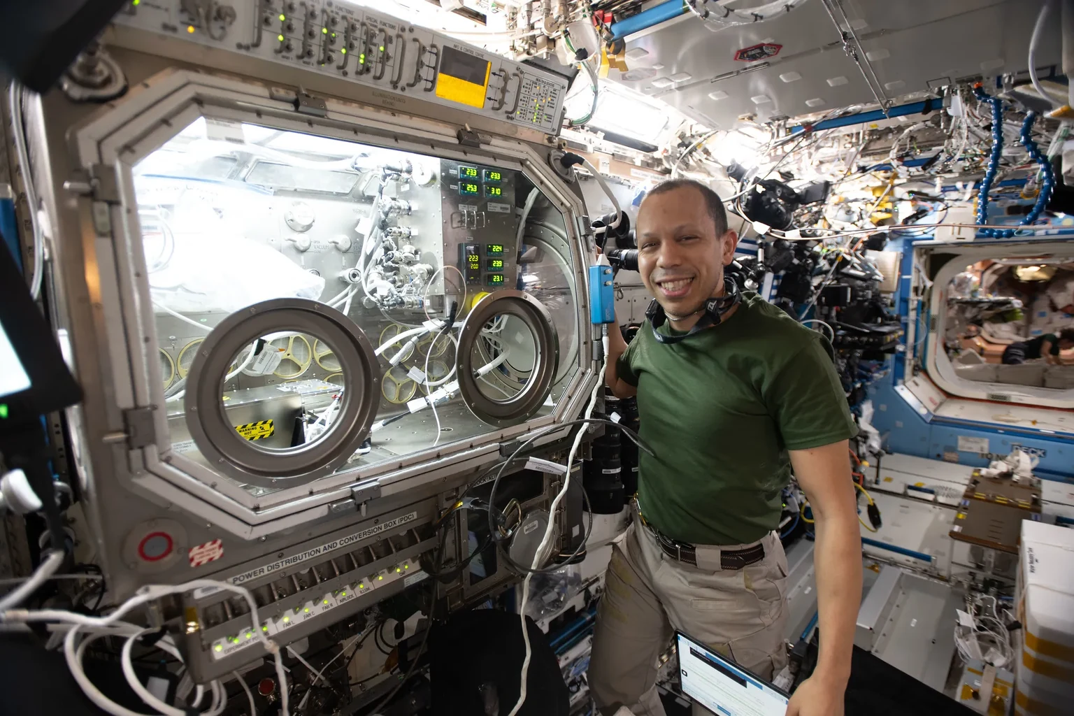 Εικόνα τεκμηρίωσης της NASA για το θέμα: Ο αστροναύτης Chris Williams της NASA για να συζητήσει την αποστολή του διαστημικού σταθμού.