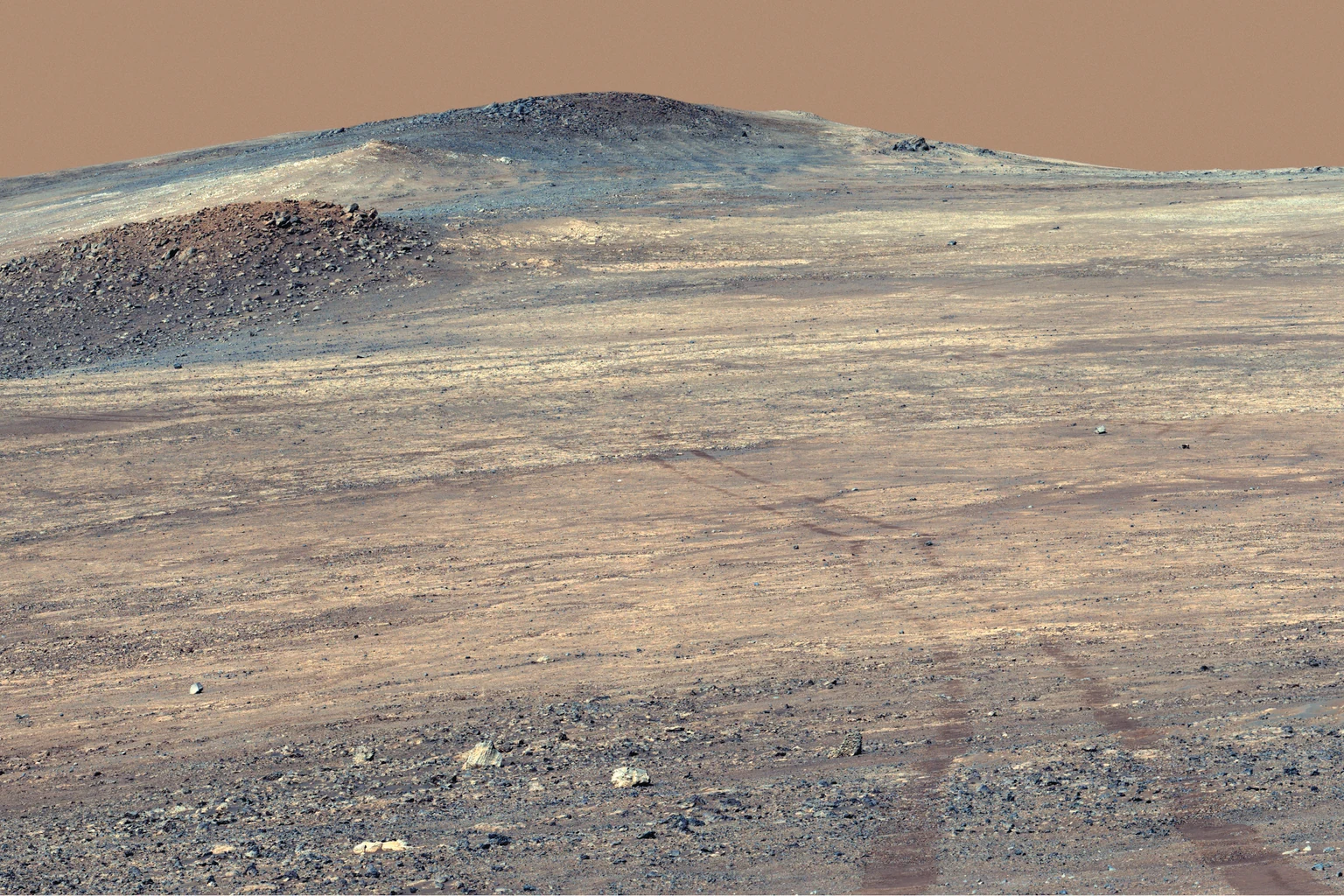 Εικόνα τεκμηρίωσης της NASA για το θέμα: Το Εγκαρτέρηση Rover της NASA παρέχει Sweiping Άποψη του Broom Point.
