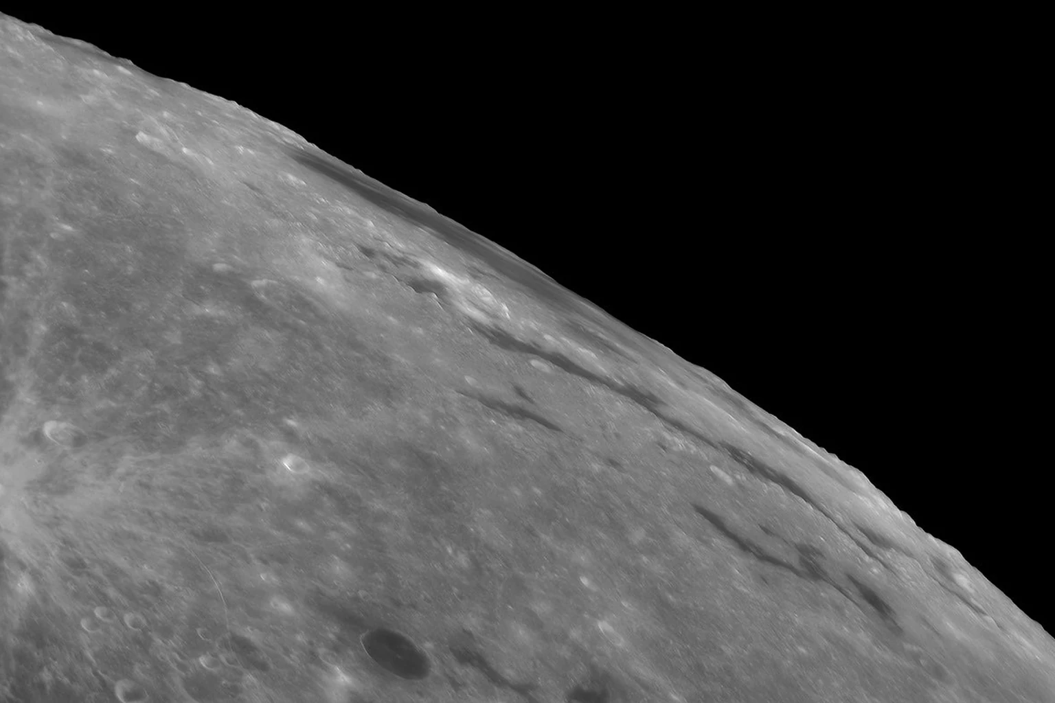 Εικόνα τεκμηρίωσης της NASA για το θέμα: ΑΠΟΔ: 2026 Ιουλίου 10 – Δυτική Σελήνη, Ανατολική Θάλασσα.